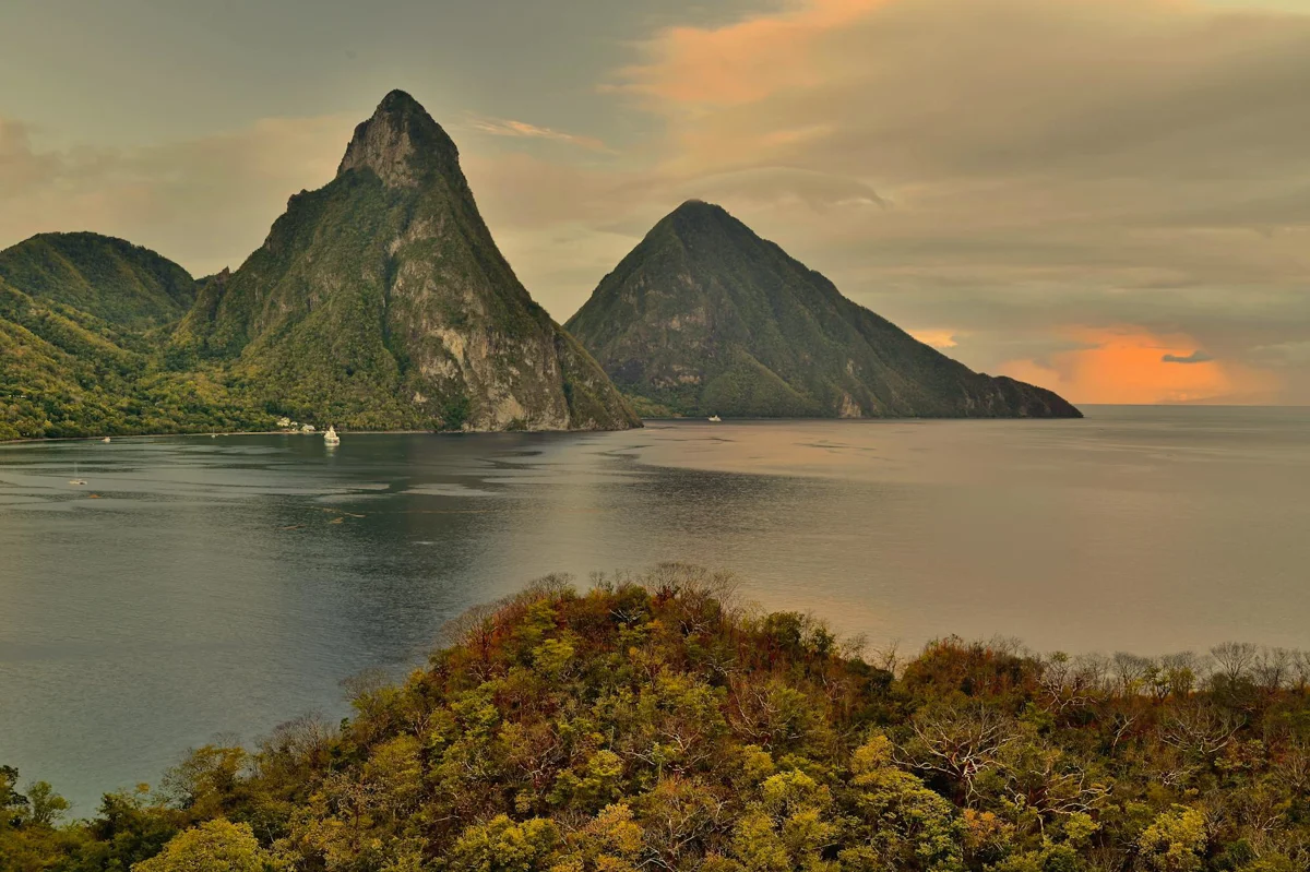 St. Lucia y Pinnacles: drift dives entre los pitones volcánicos