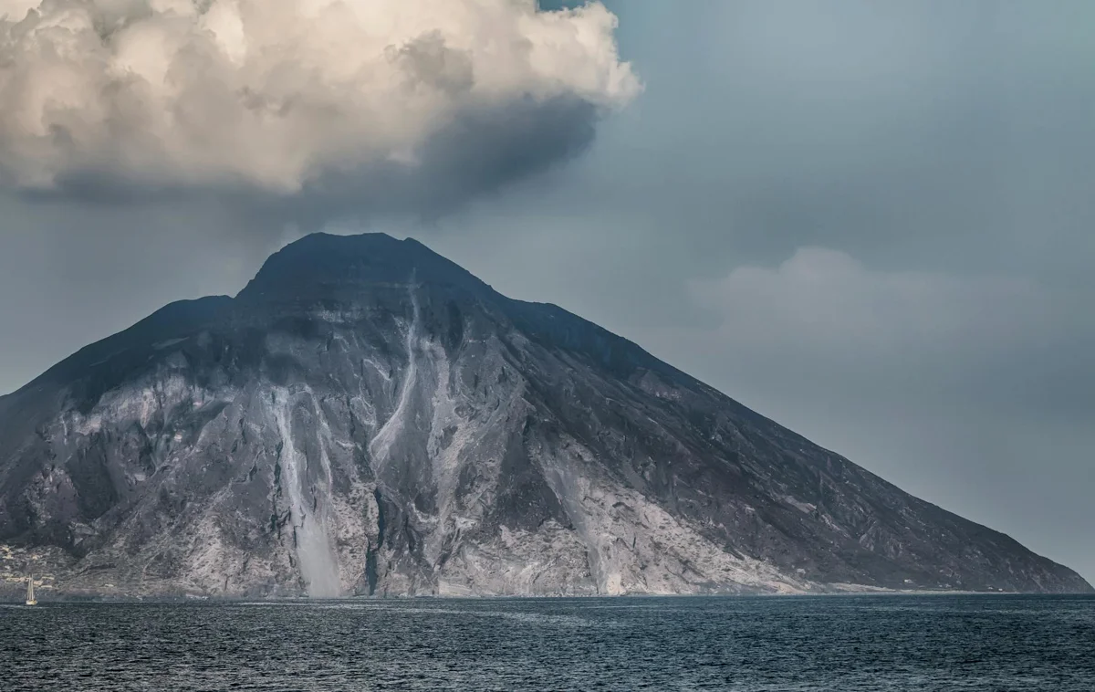 Sicily & the Aeolian Islands: vents, fumaroles and Roman wrecks