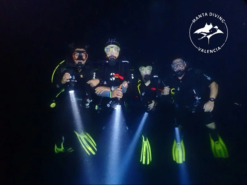 Manta Diving Valencia logo