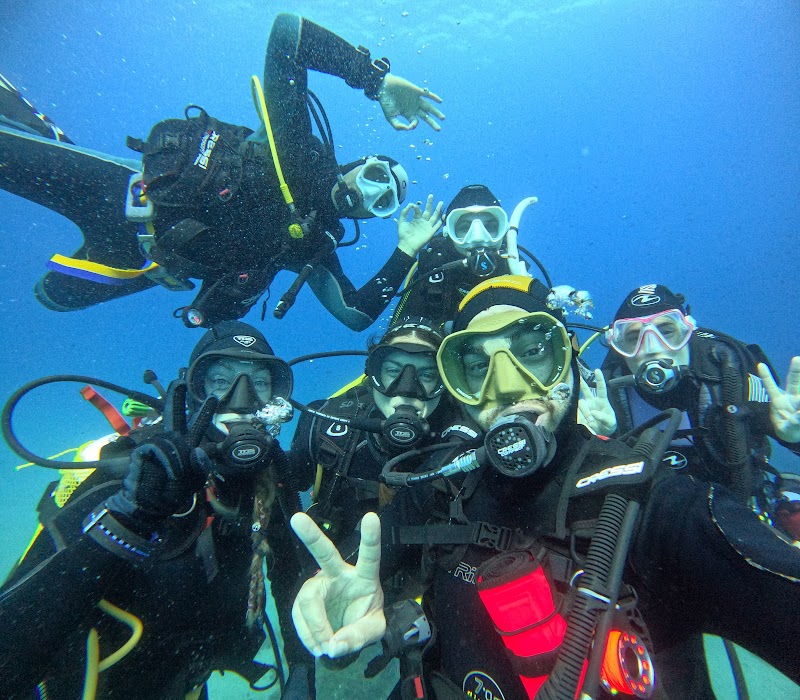 Chiqui Bustos PADI Course Director